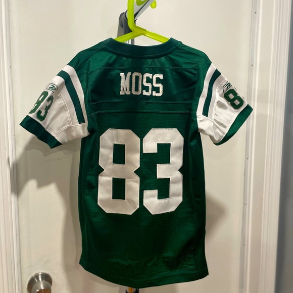 Jets football Jersey. Size 8 Preowned. Some signs of wear - Picture 2 of 4